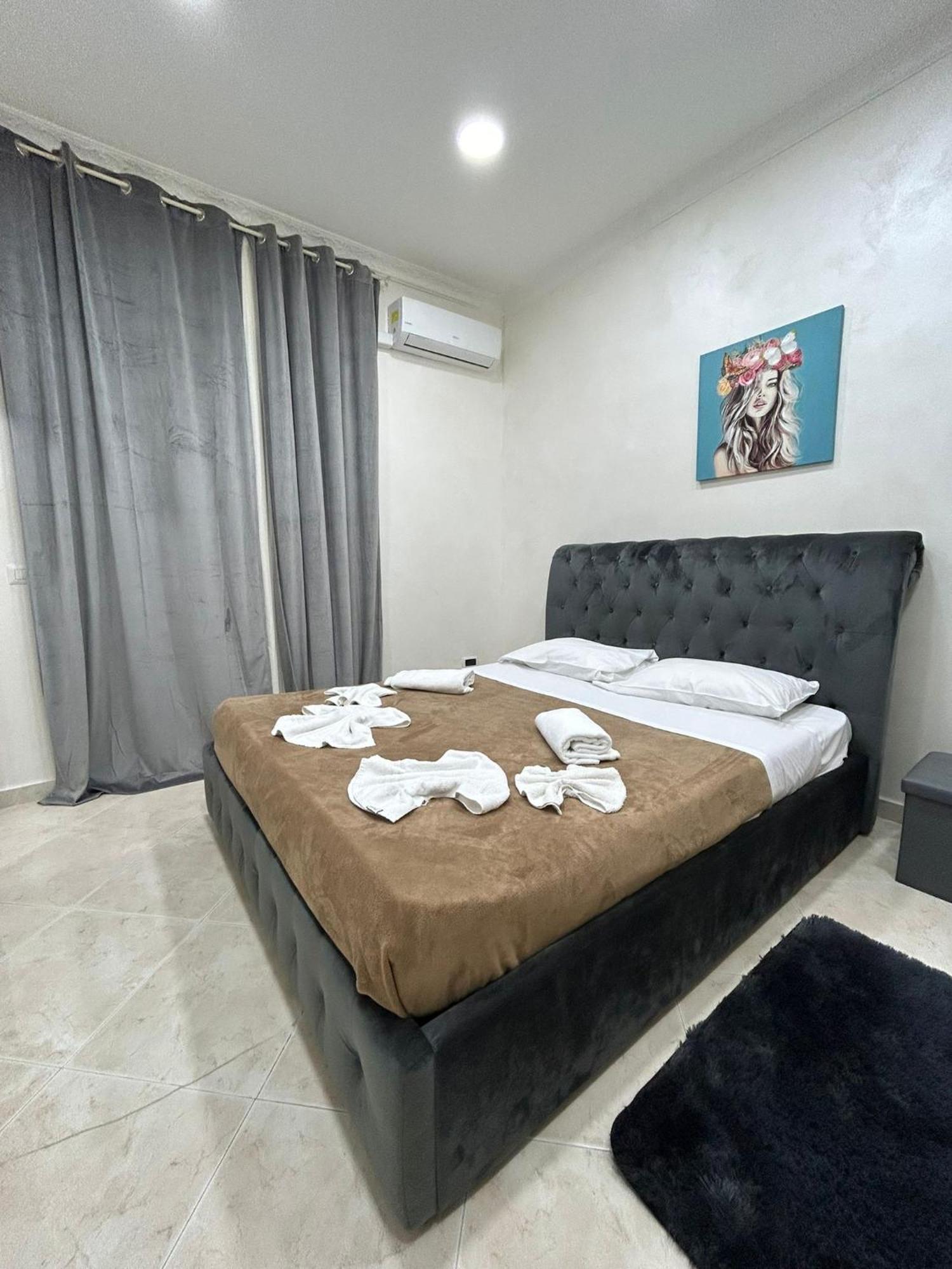 Dora House Valentino * Napoli